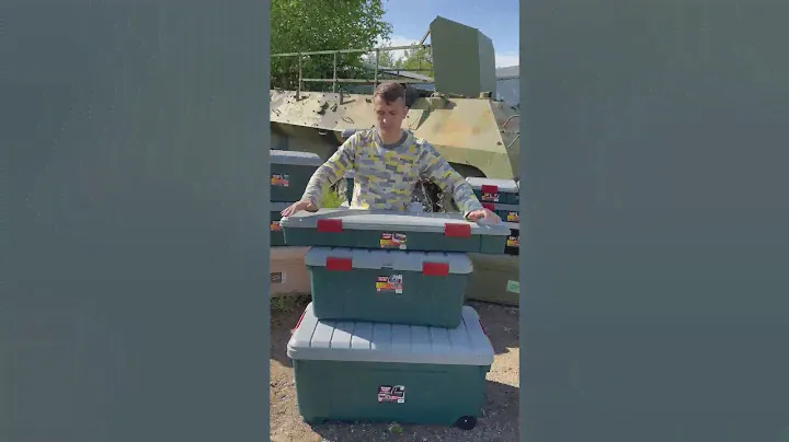Прочный  экспедиционный ящик (бокс) IRIS RV BOX 1150F для отдыха, рыбалки, машины.